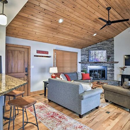 Cabin With Hot Tub And Mountain Views Less Than 5 Mi To Boone Blowing Rock Bagian luar foto