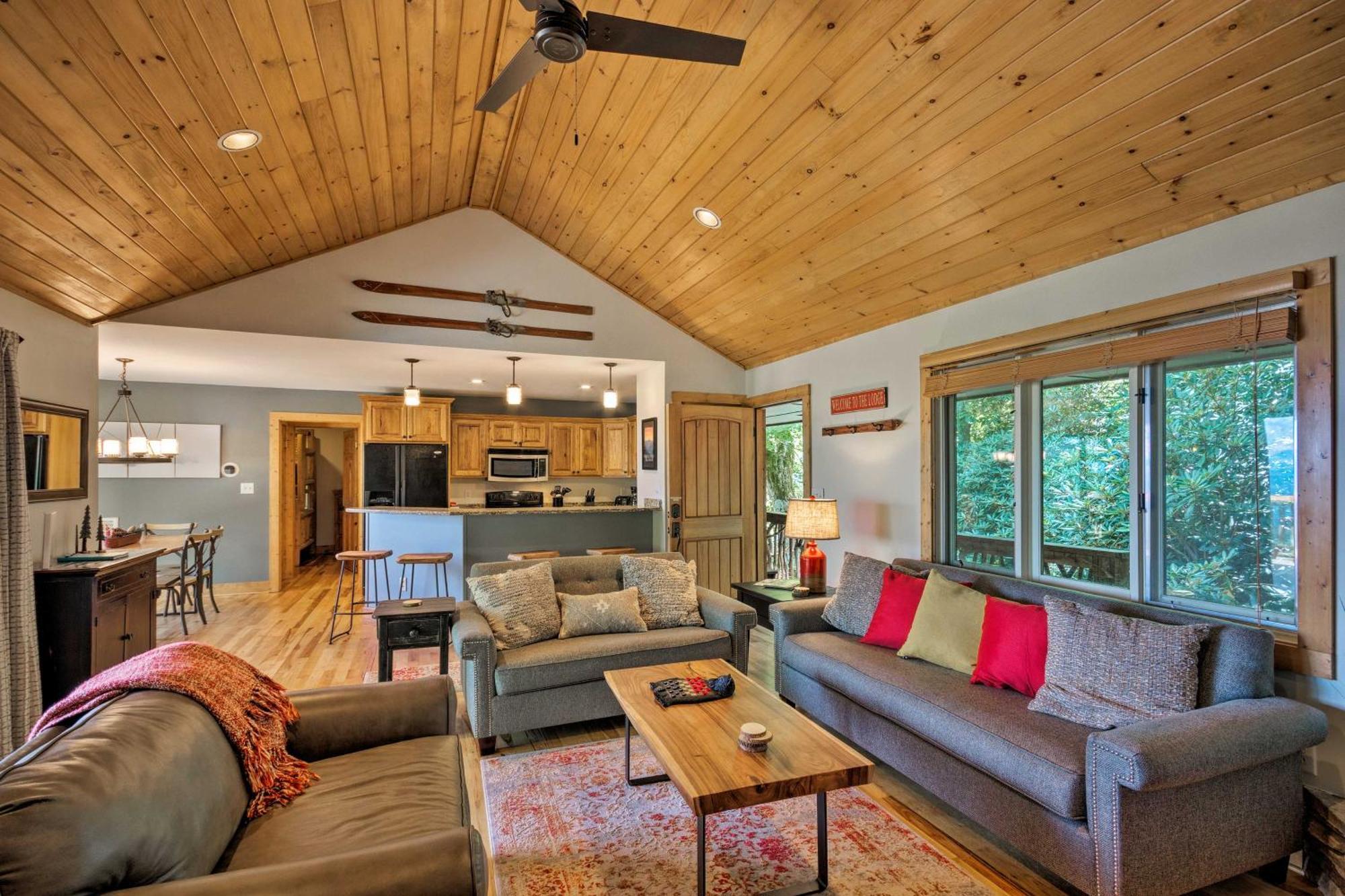 Cabin With Hot Tub And Mountain Views Less Than 5 Mi To Boone Blowing Rock Bagian luar foto
