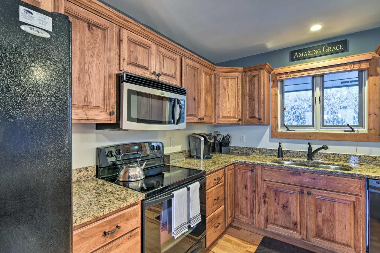 Cabin With Hot Tub And Mountain Views Less Than 5 Mi To Boone Blowing Rock Bagian luar foto