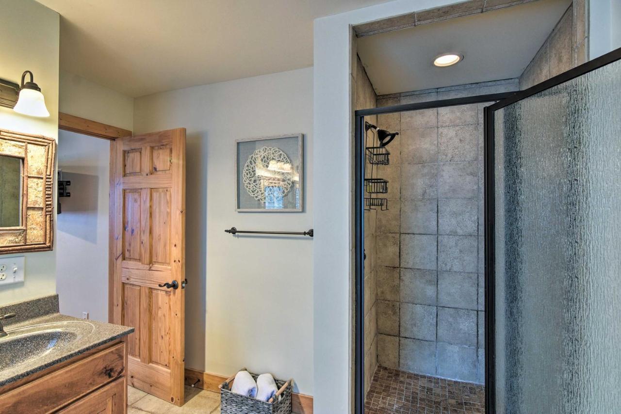 Cabin With Hot Tub And Mountain Views Less Than 5 Mi To Boone Blowing Rock Bagian luar foto